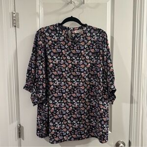 Only Carmakoma Blouse with Balloon Short Sleeve in Black Floral